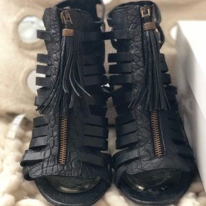 Sz 40 EUC Givenchy crocodile print leather sandals